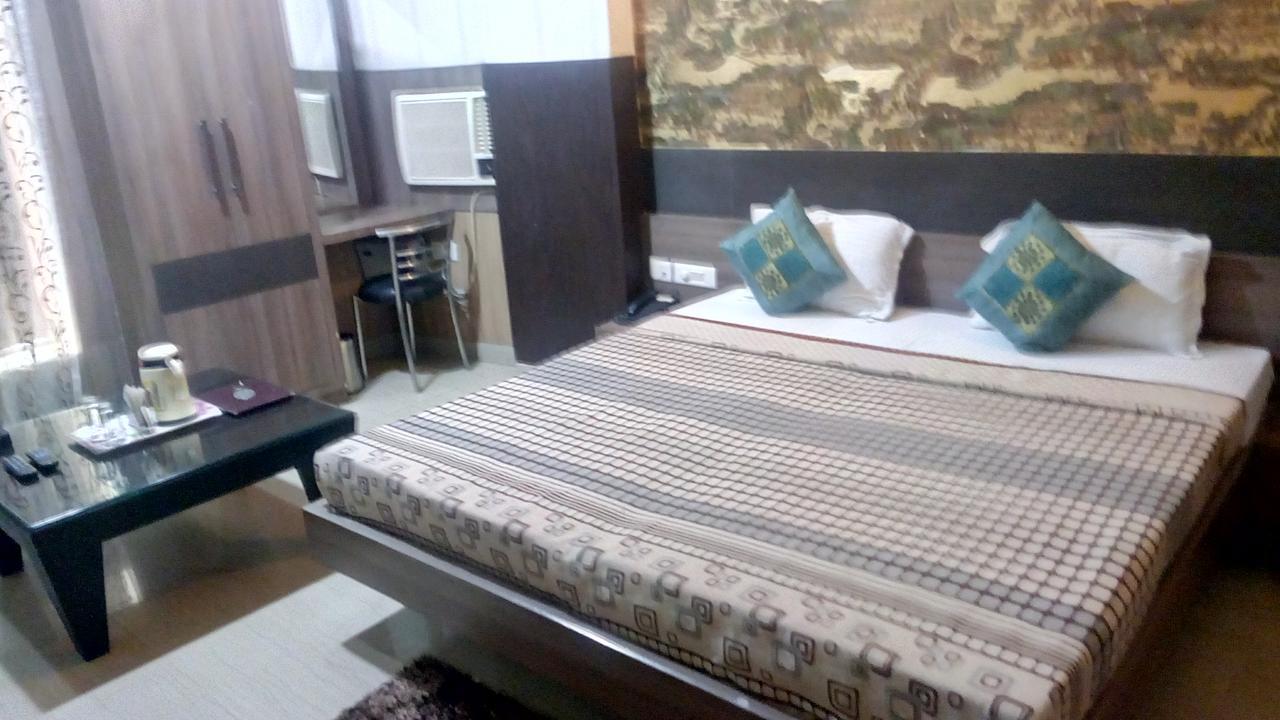 Hotel Desire Hisar Экстерьер фото