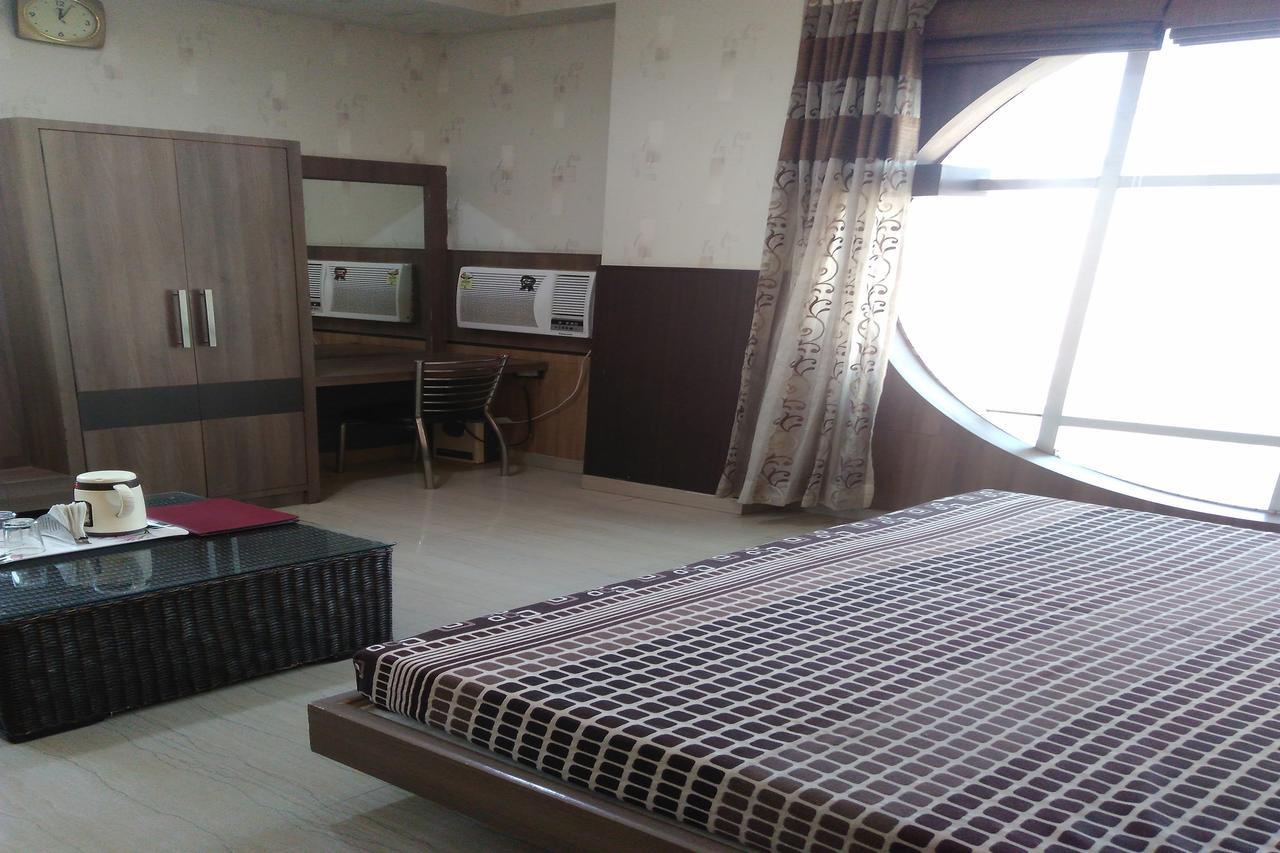 Hotel Desire Hisar Экстерьер фото